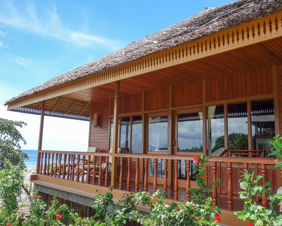 Bunaken Oasis Dive Resort And Spa Exterior foto